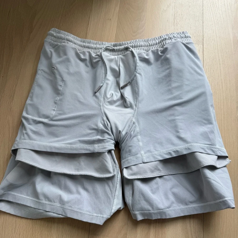 Peloton X Lululemon Shorts Men Size XL Gray Active Lightweight